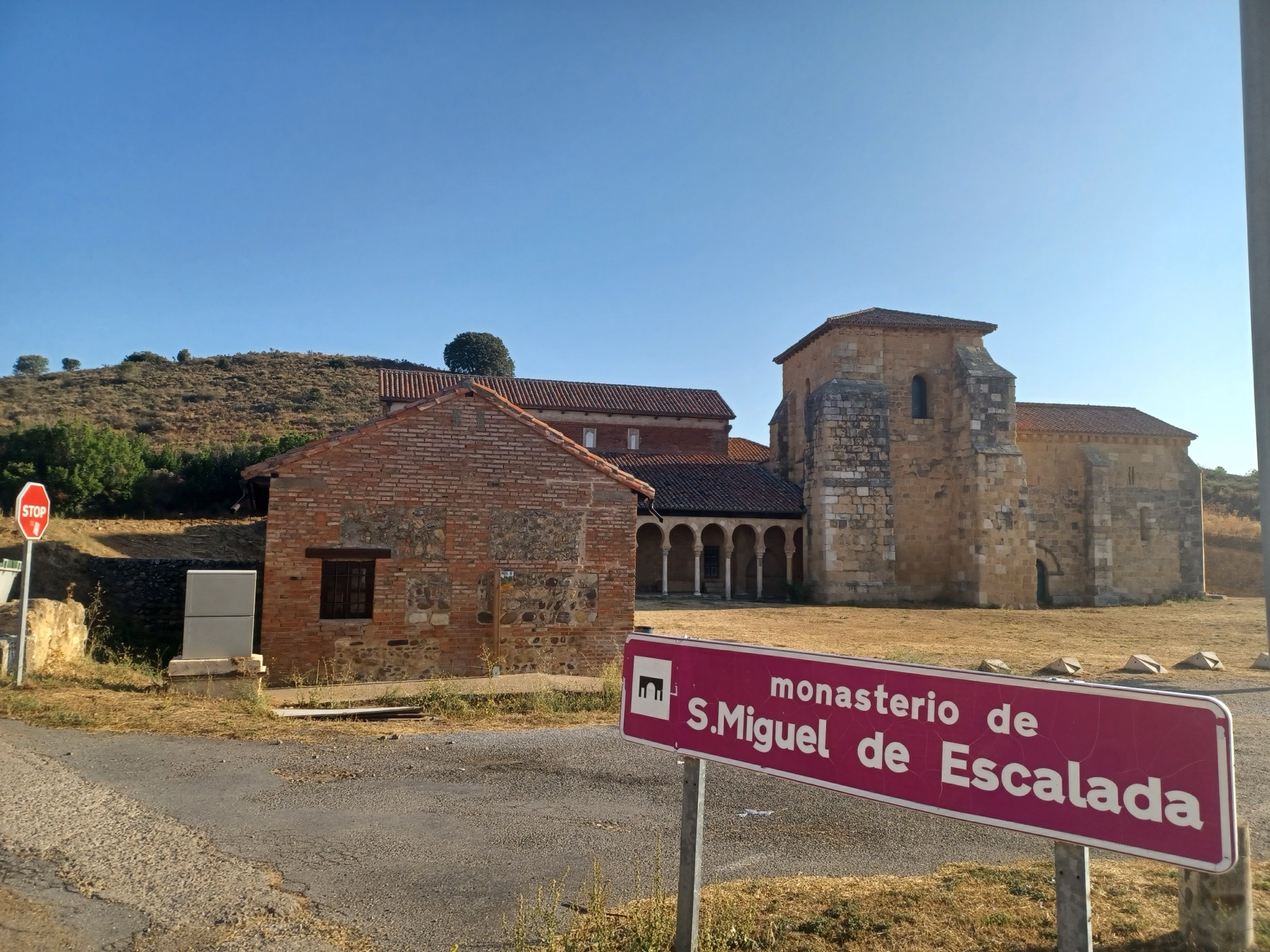 Monasterio mozarabe de San Miguel de Escalada, en Leon