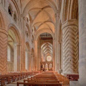Nave romanica de la catedral de Durham, en Inglaterra